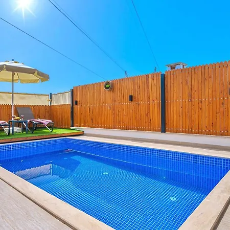 2 Bedroom With Private Pool *